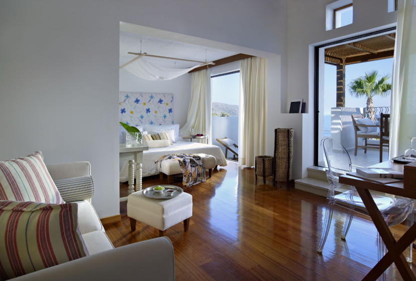 St_Nicolas_Bay_Deluxe_Suite