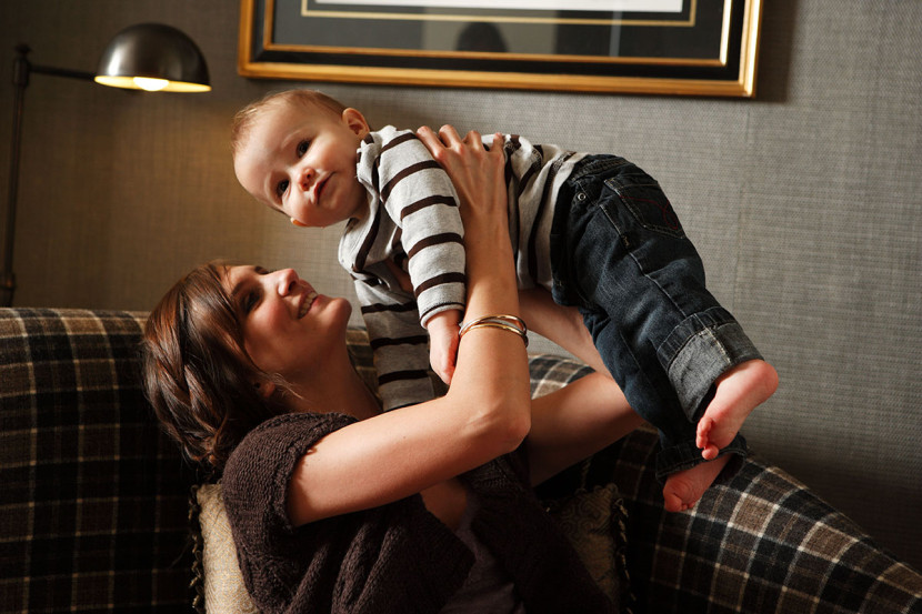 Elodie de Sélys la présentatrice de la RTBF avec son fils Côme